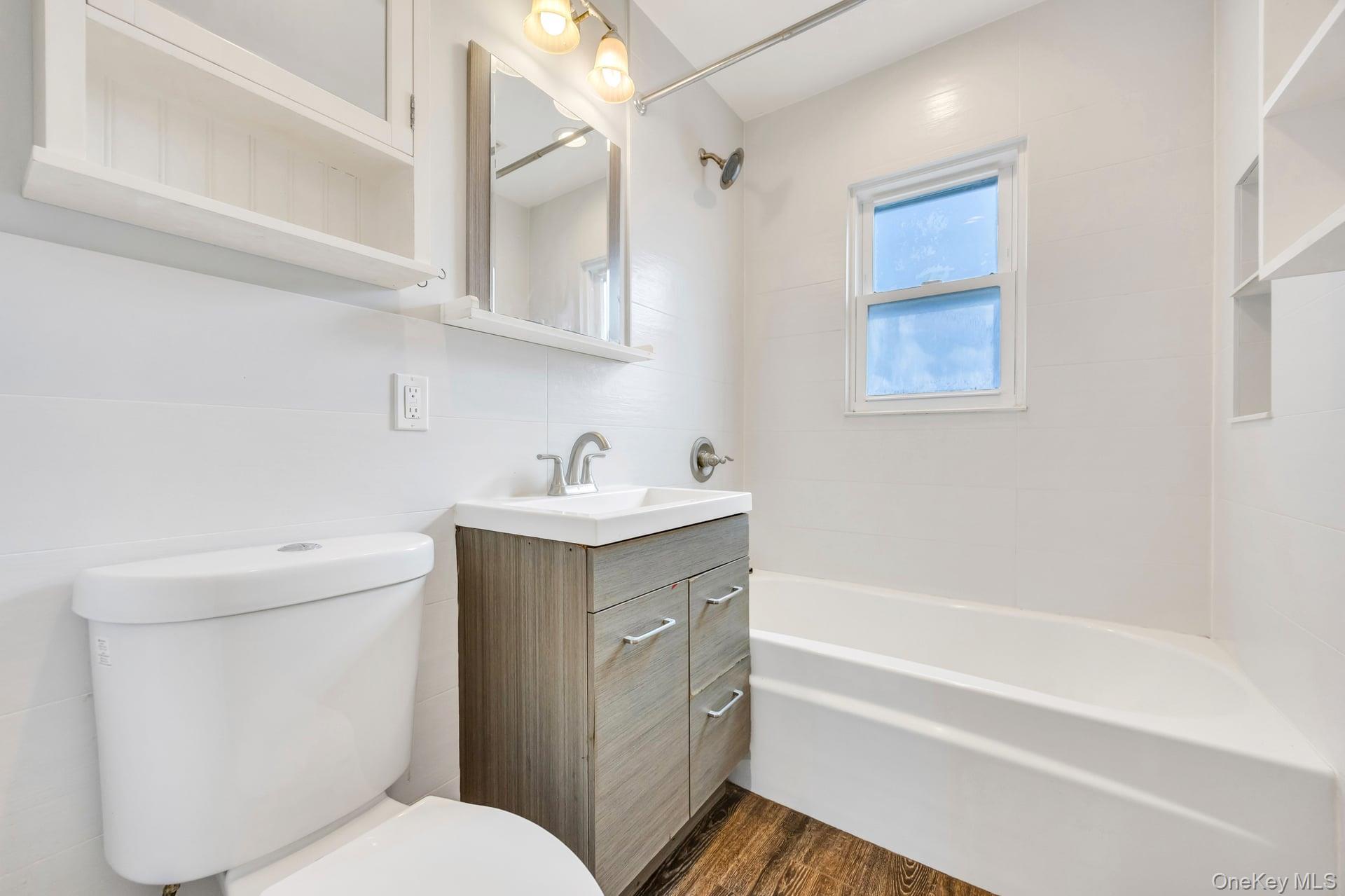 Single Family 35th  Suffolk County, NY 11757, MLS-925231-14