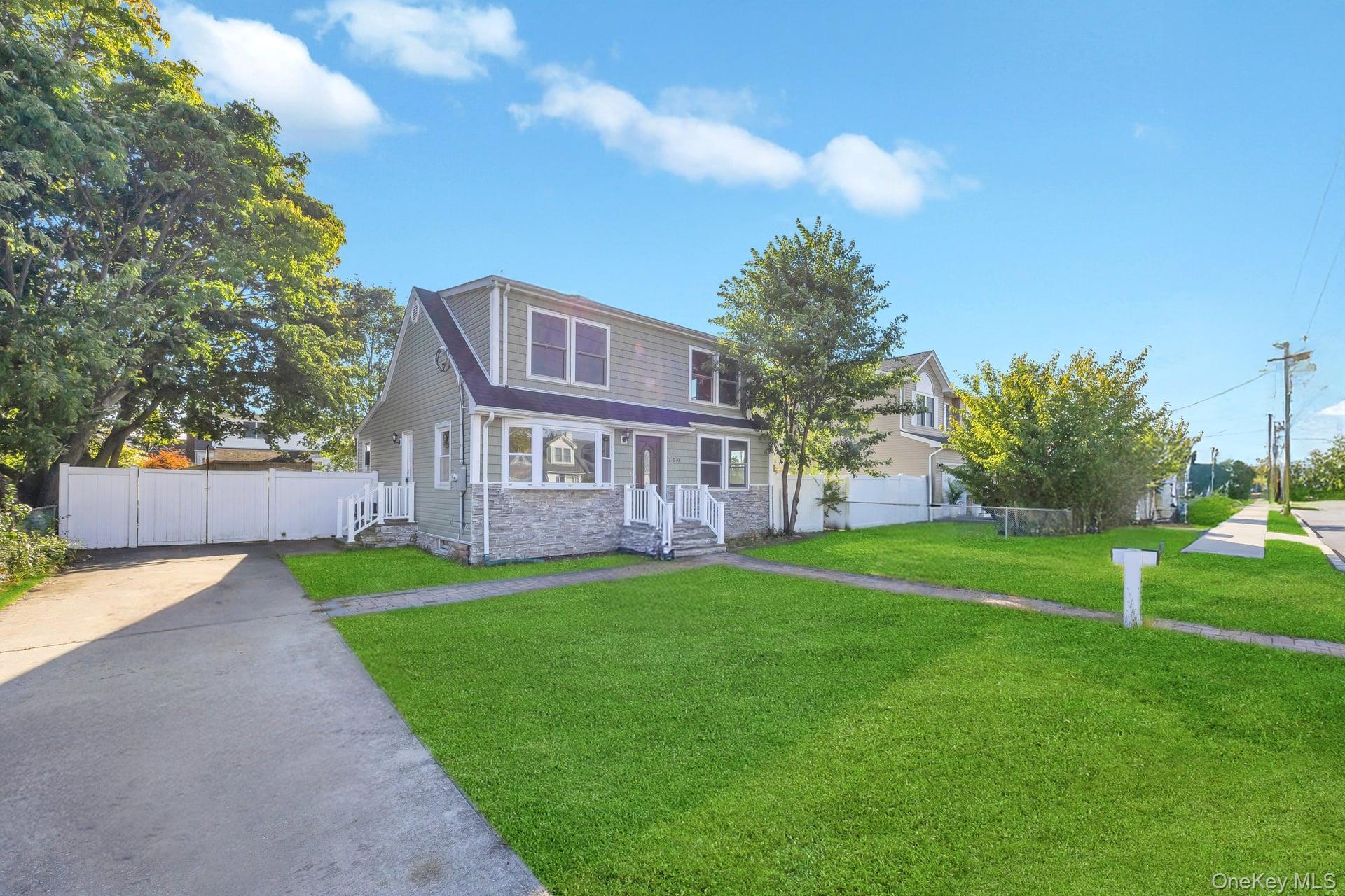 Single Family 35th  Suffolk County, NY 11757, MLS-925231-2