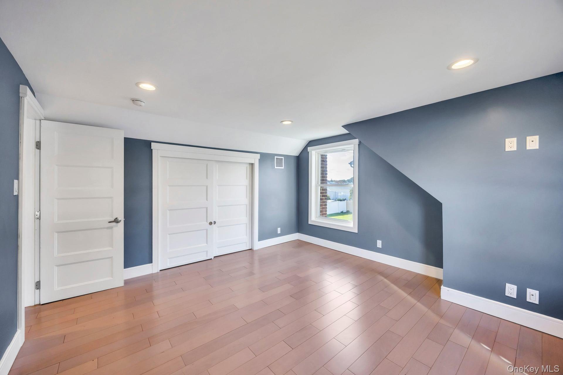 Single Family 35th  Suffolk County, NY 11757, MLS-925231-22