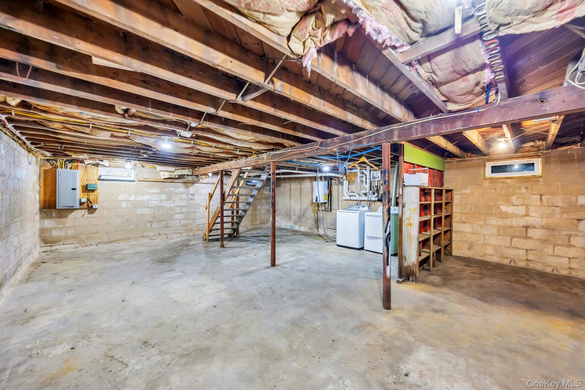 Single Family 35th  Suffolk County, NY 11757, MLS-925231-23