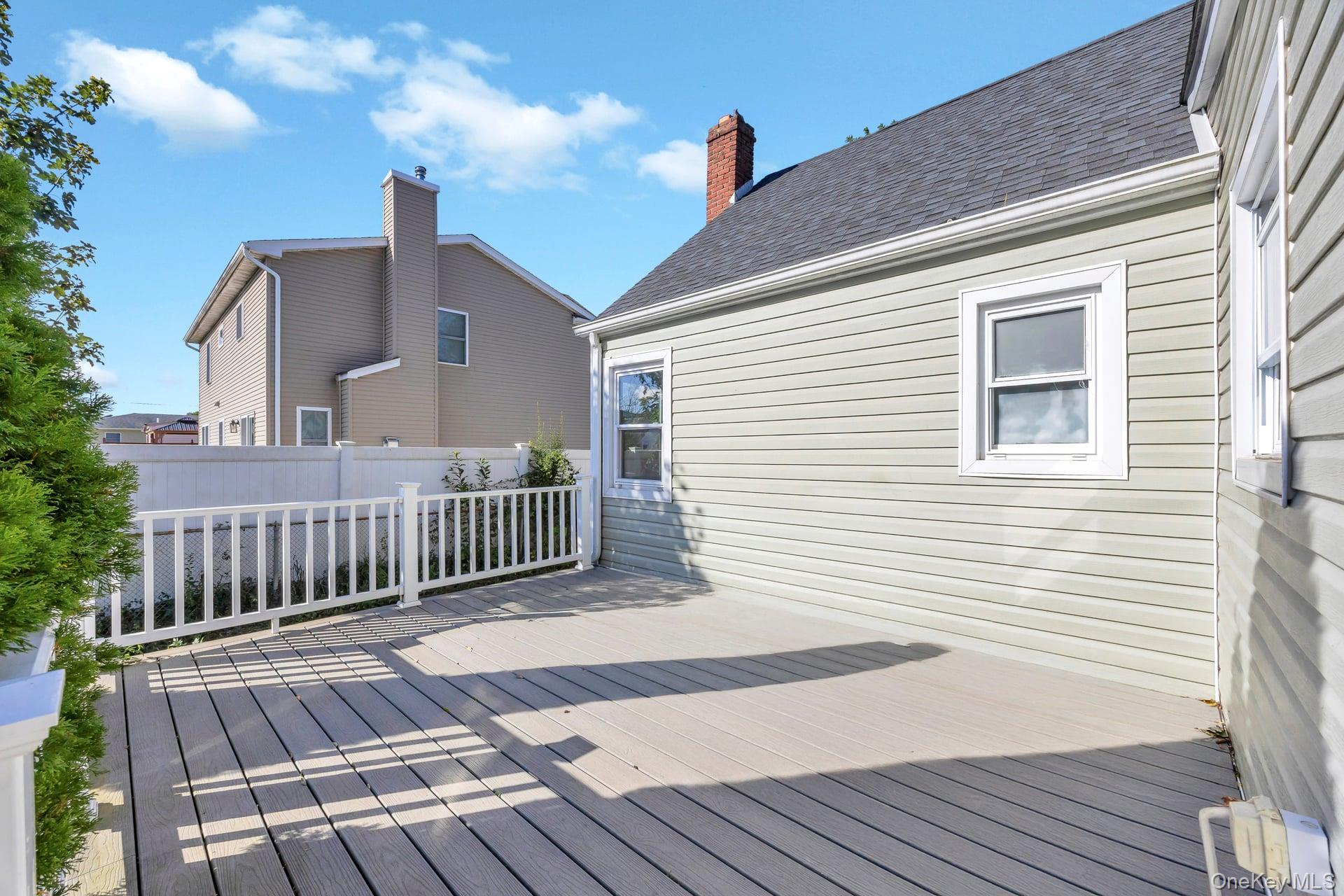 Single Family 35th  Suffolk County, NY 11757, MLS-925231-24