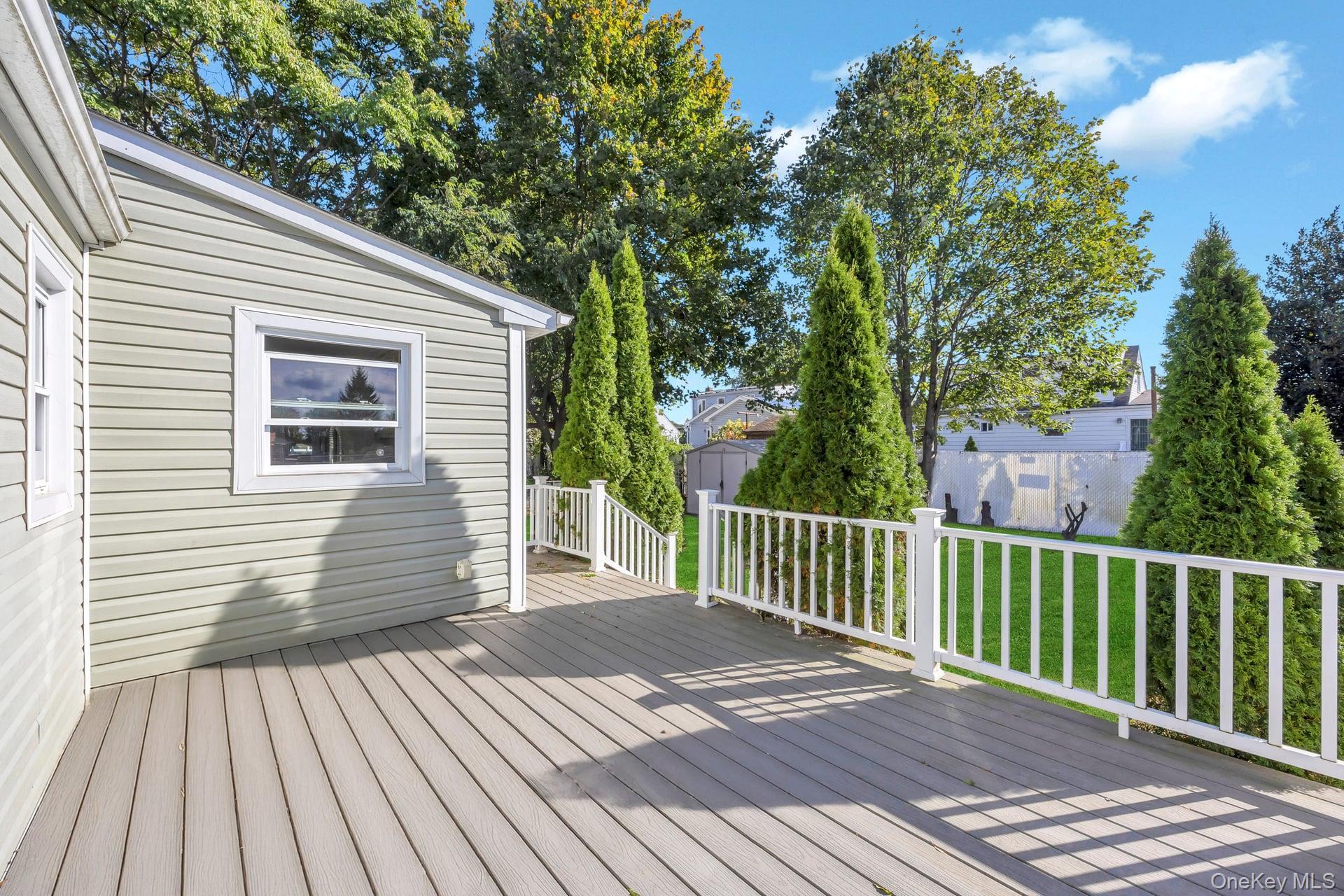 Single Family 35th  Suffolk County, NY 11757, MLS-925231-25