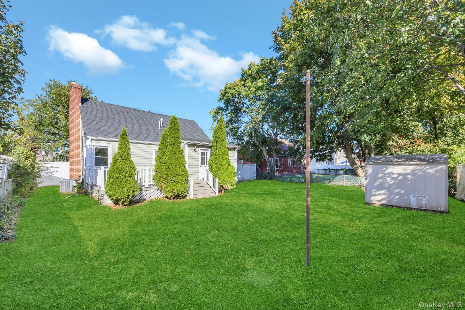 Single Family 35th  Suffolk County, NY 11757, MLS-925231-26