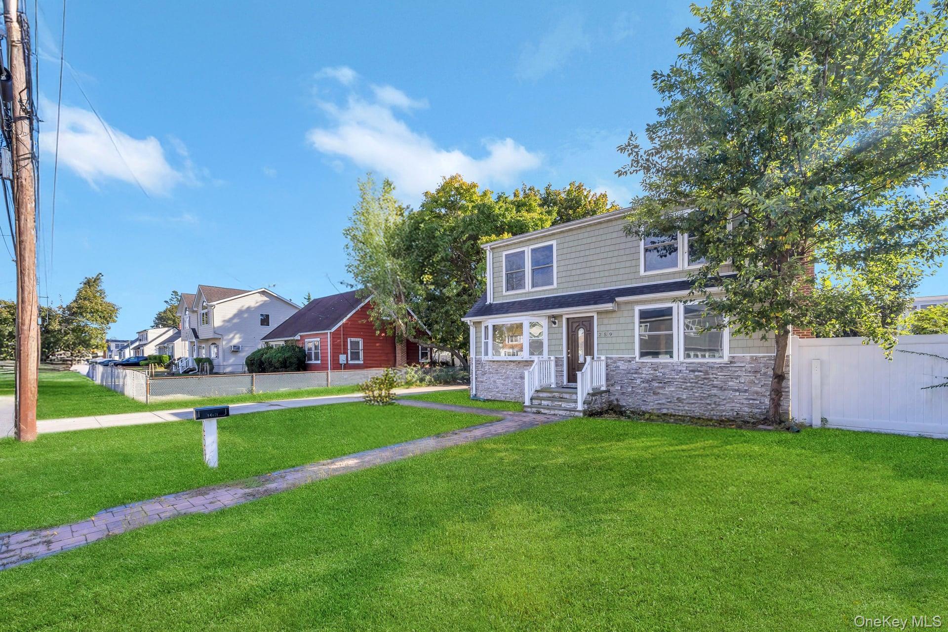 Single Family 35th  Suffolk County, NY 11757, MLS-925231-3