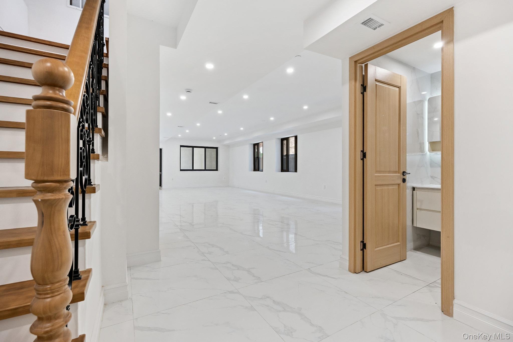 Single Family 221 Queens, NY 11361, MLS-925240-31