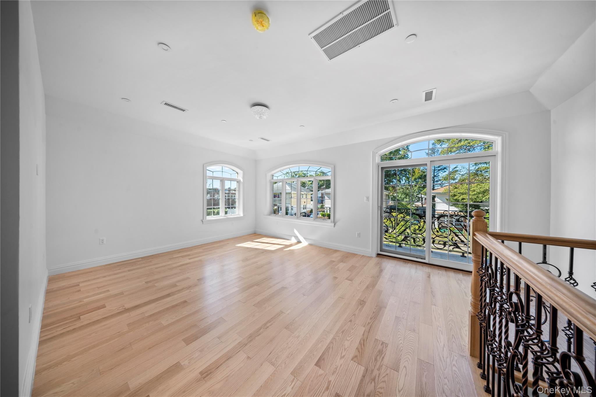 Single Family 166th Queens, NY 11365, MLS-925298-16