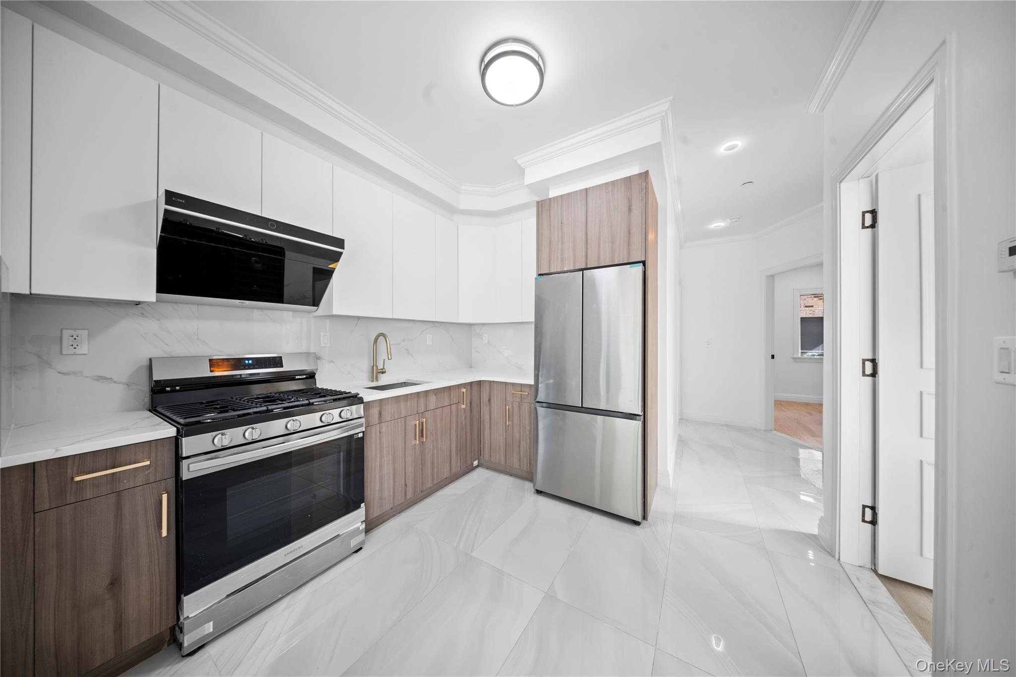 Single Family 166th Queens, NY 11365, MLS-925298-8