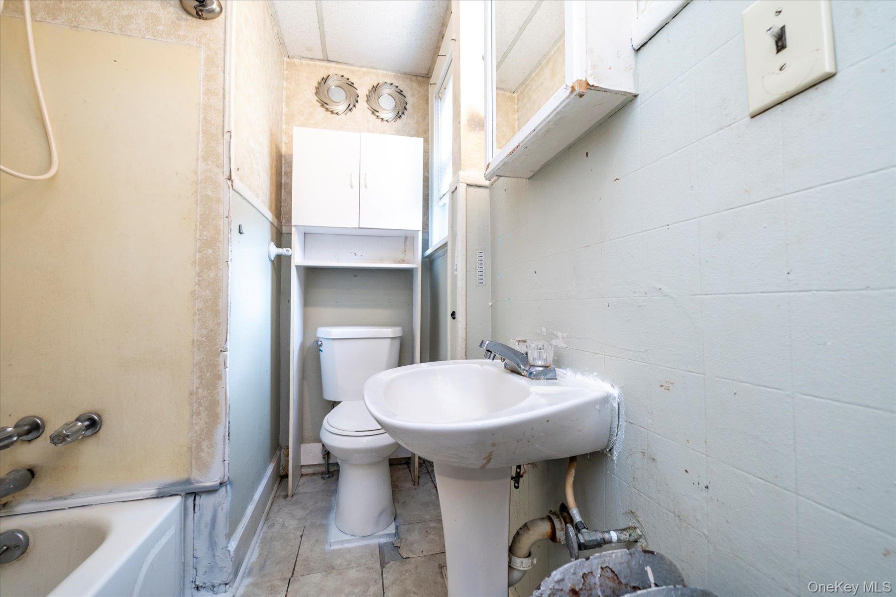 Single Family Woods Nassau County, NY 11572, MLS-925306-12