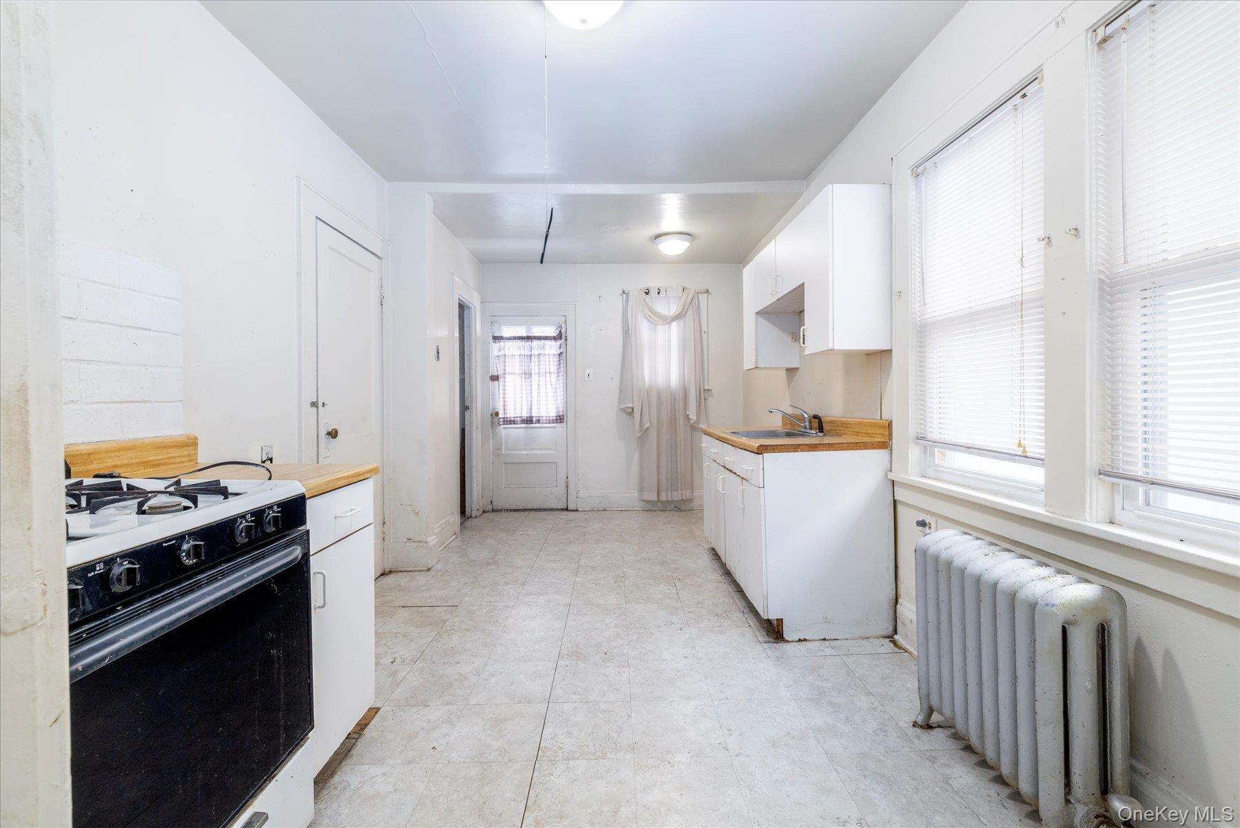 Single Family Woods Nassau County, NY 11572, MLS-925306-7