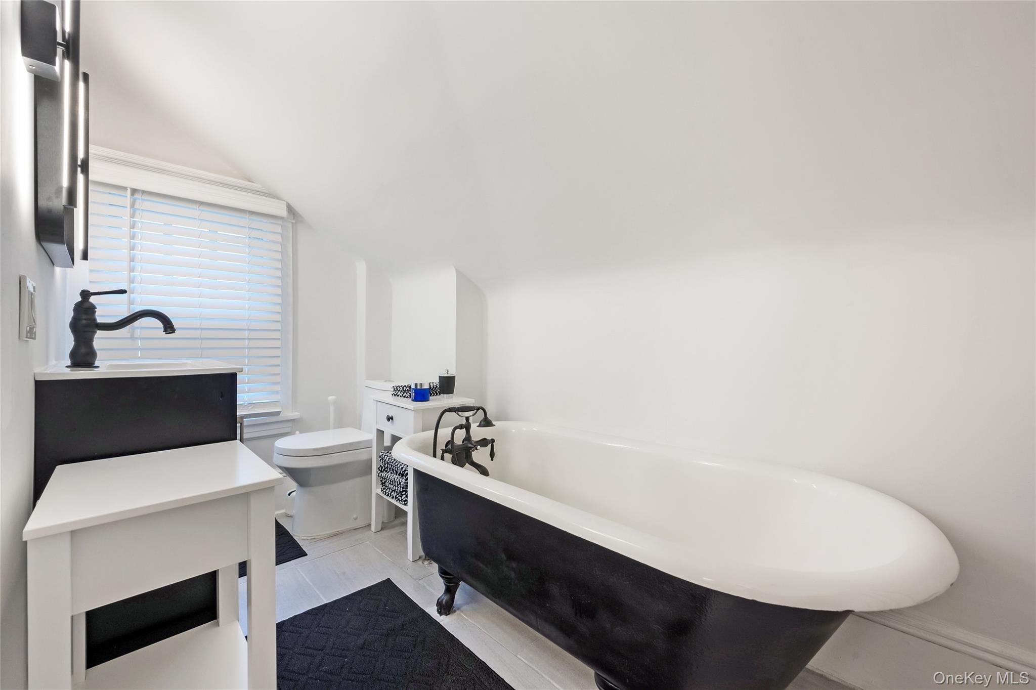 Single Family Aberfoyle Westchester County, NY 10804, MLS-925314-19