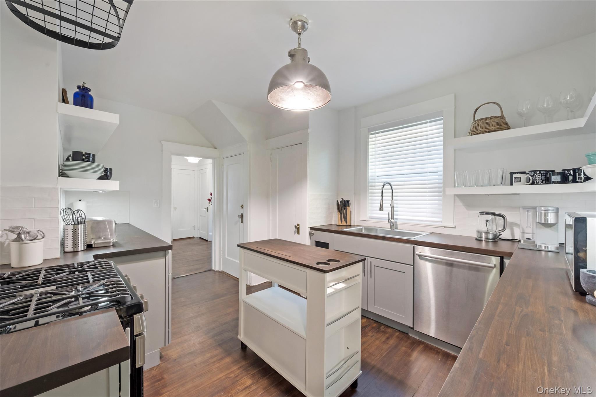 Single Family Aberfoyle Westchester County, NY 10804, MLS-925314-7