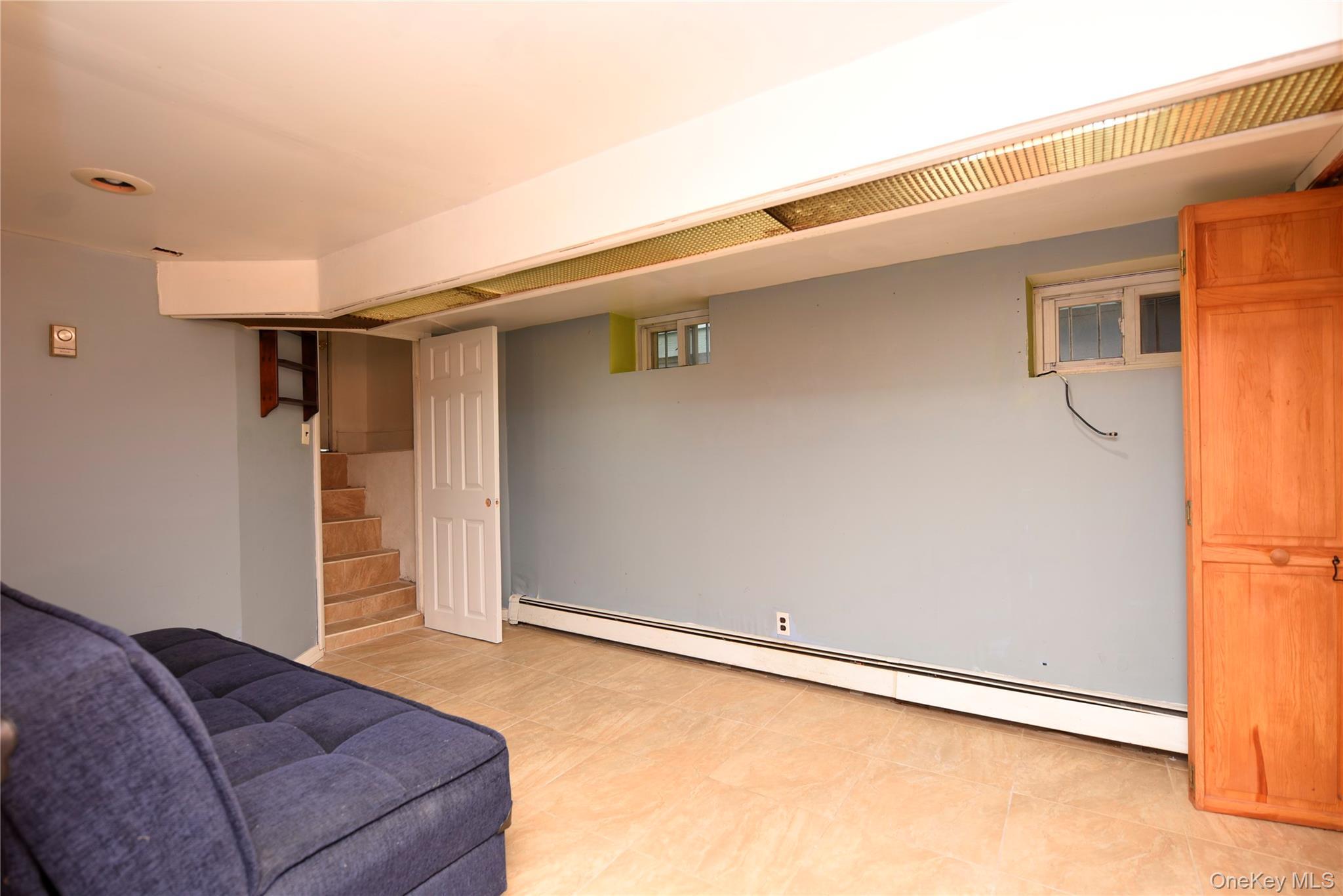 Single Family 76th Queens, NY 11421, MLS-925320-18