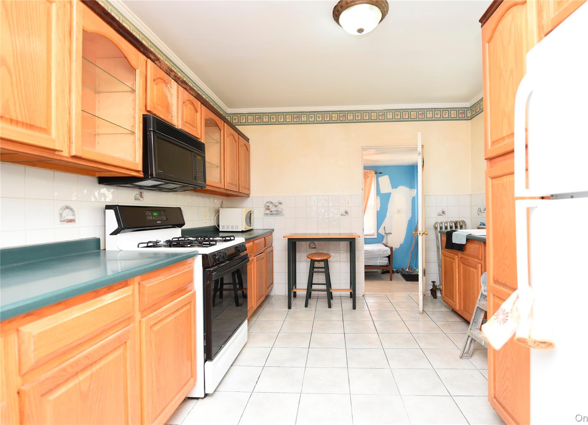 Single Family 76th Queens, NY 11421, MLS-925320-2