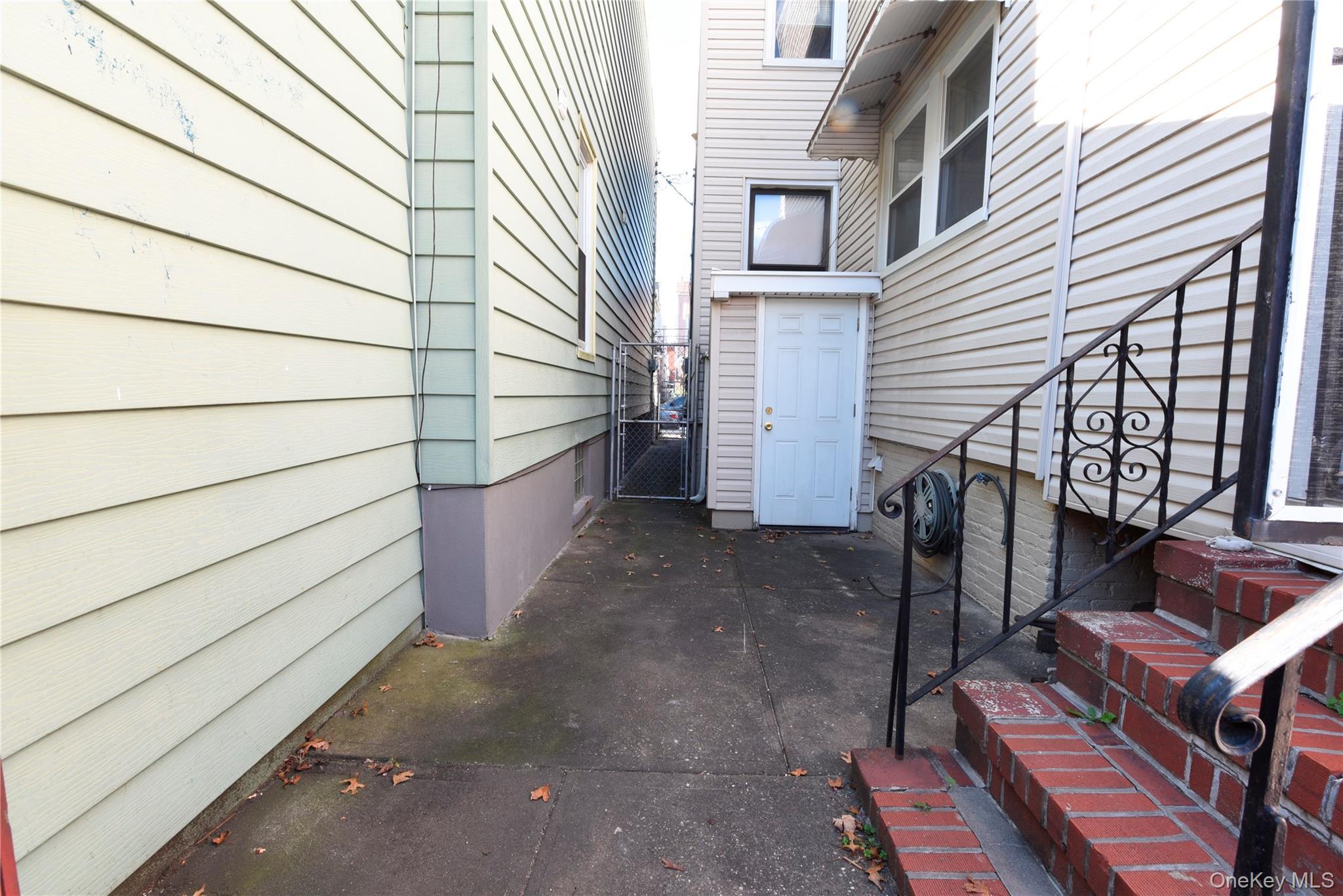 Single Family 76th Queens, NY 11421, MLS-925320-20