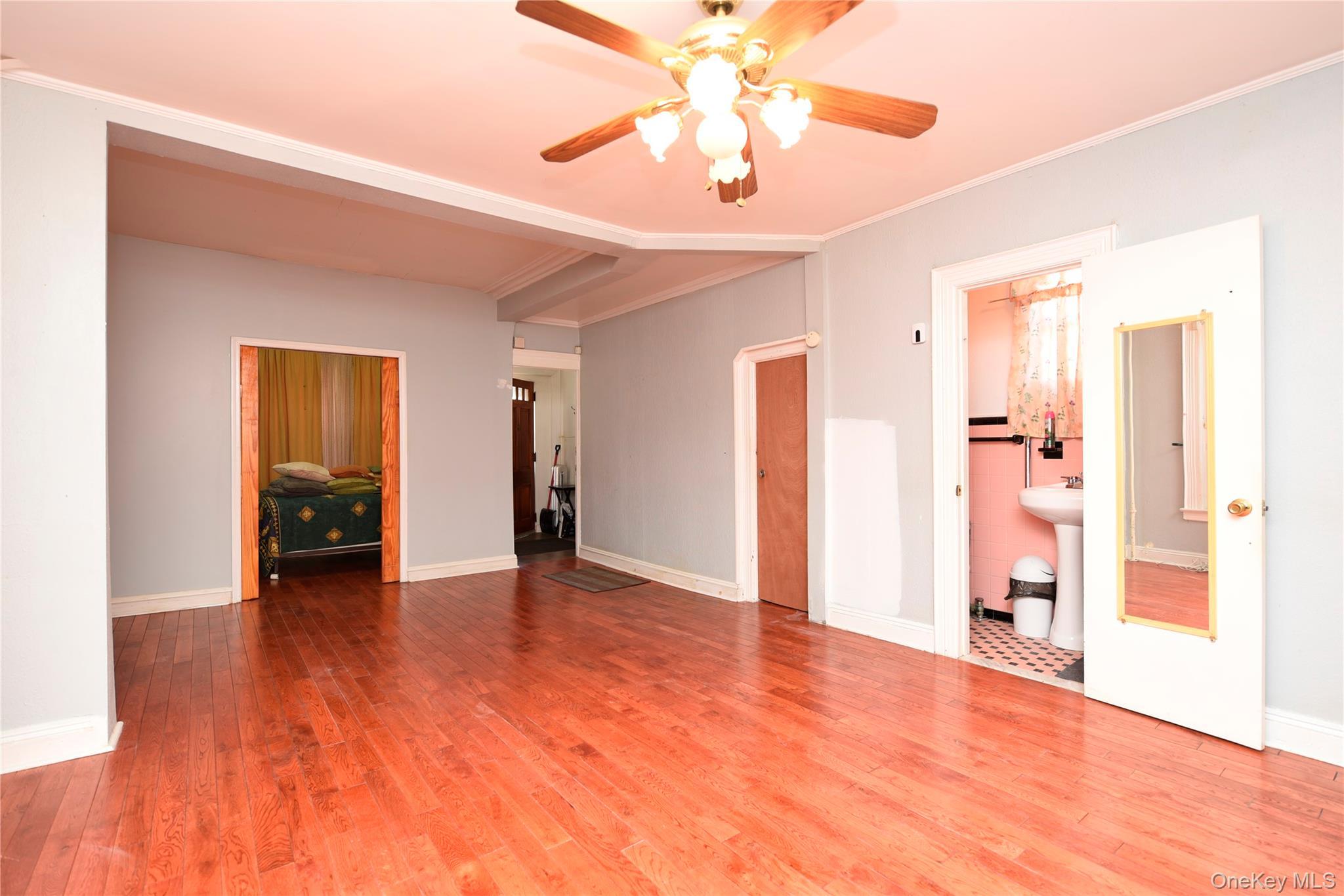 Single Family 76th Queens, NY 11421, MLS-925320-3