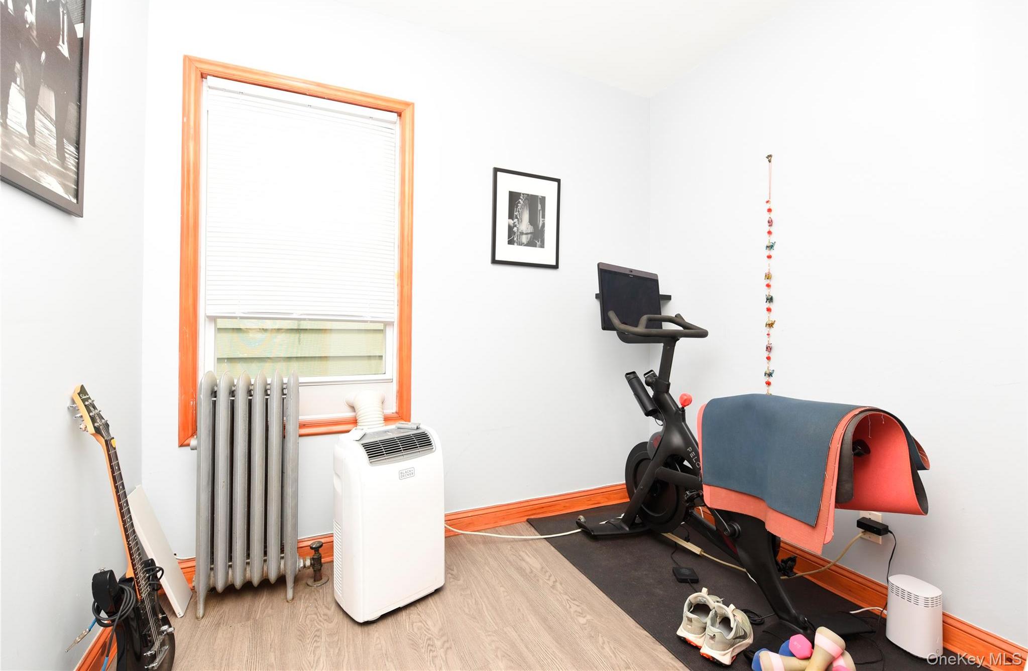 Single Family 76th Queens, NY 11421, MLS-925320-8