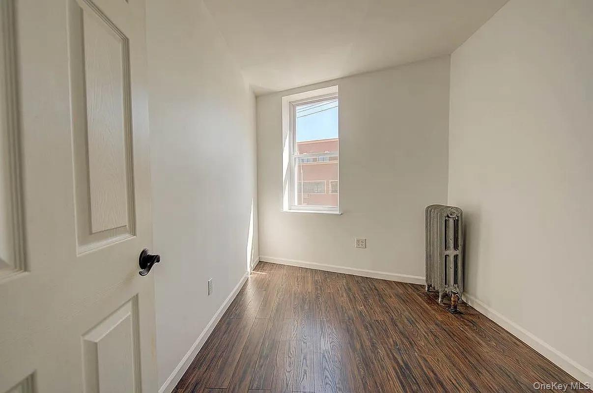 Apartment Metropolitan Queens, NY 11379, MLS-925353-12