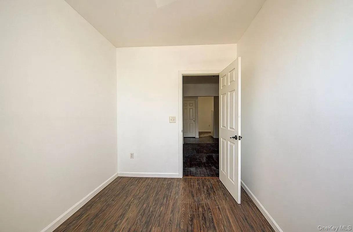 Apartment Metropolitan Queens, NY 11379, MLS-925353-13