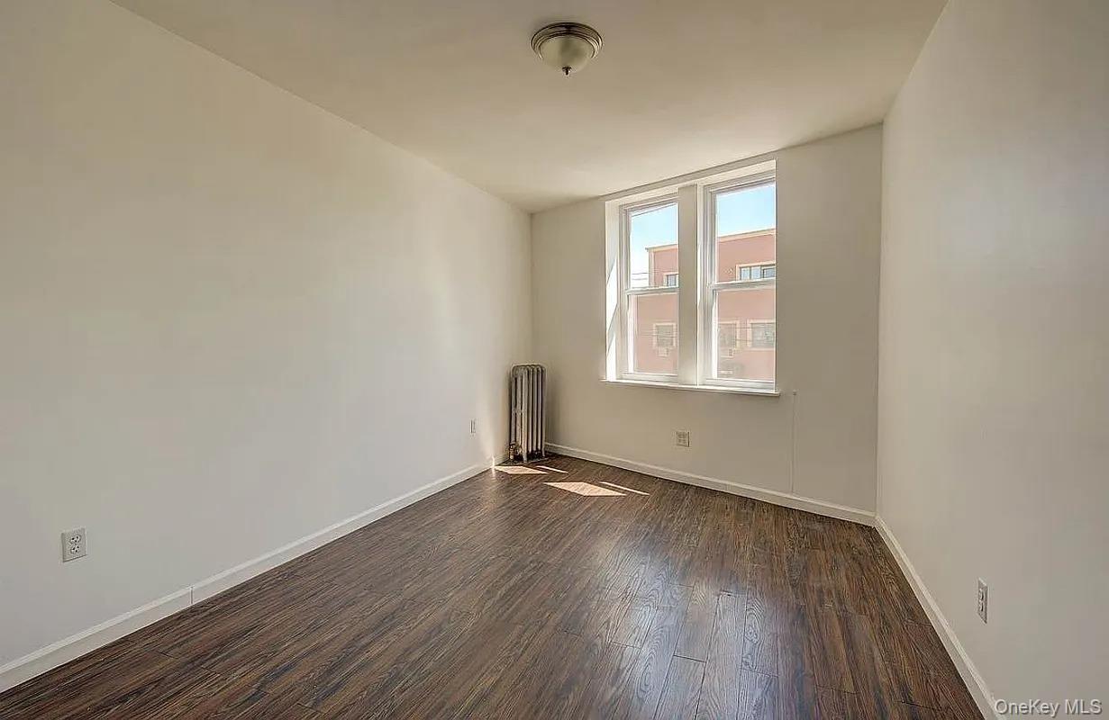 Apartment Metropolitan Queens, NY 11379, MLS-925353-8