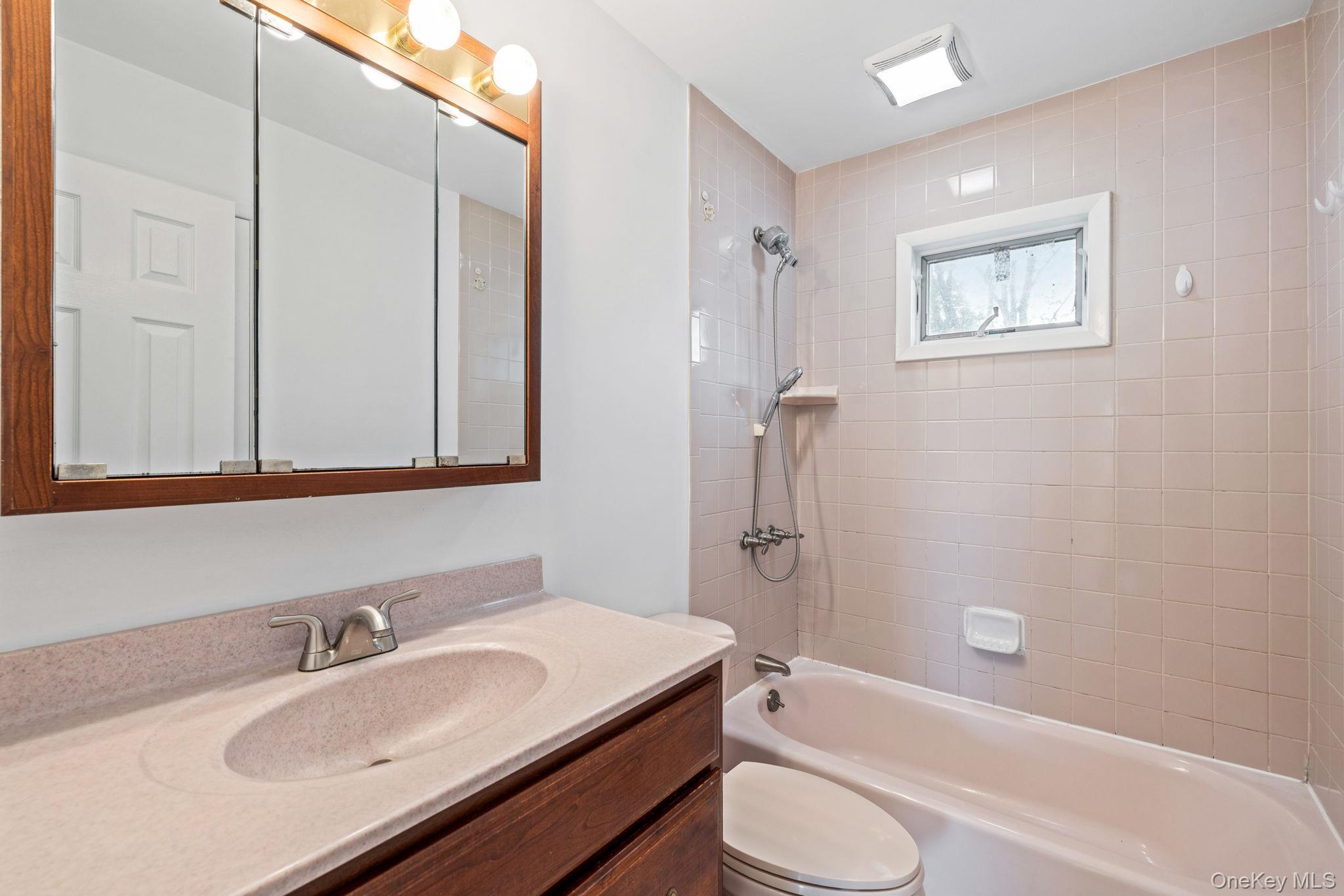 Single Family Hollis  Rockland County, NY 10962, MLS-925362-21