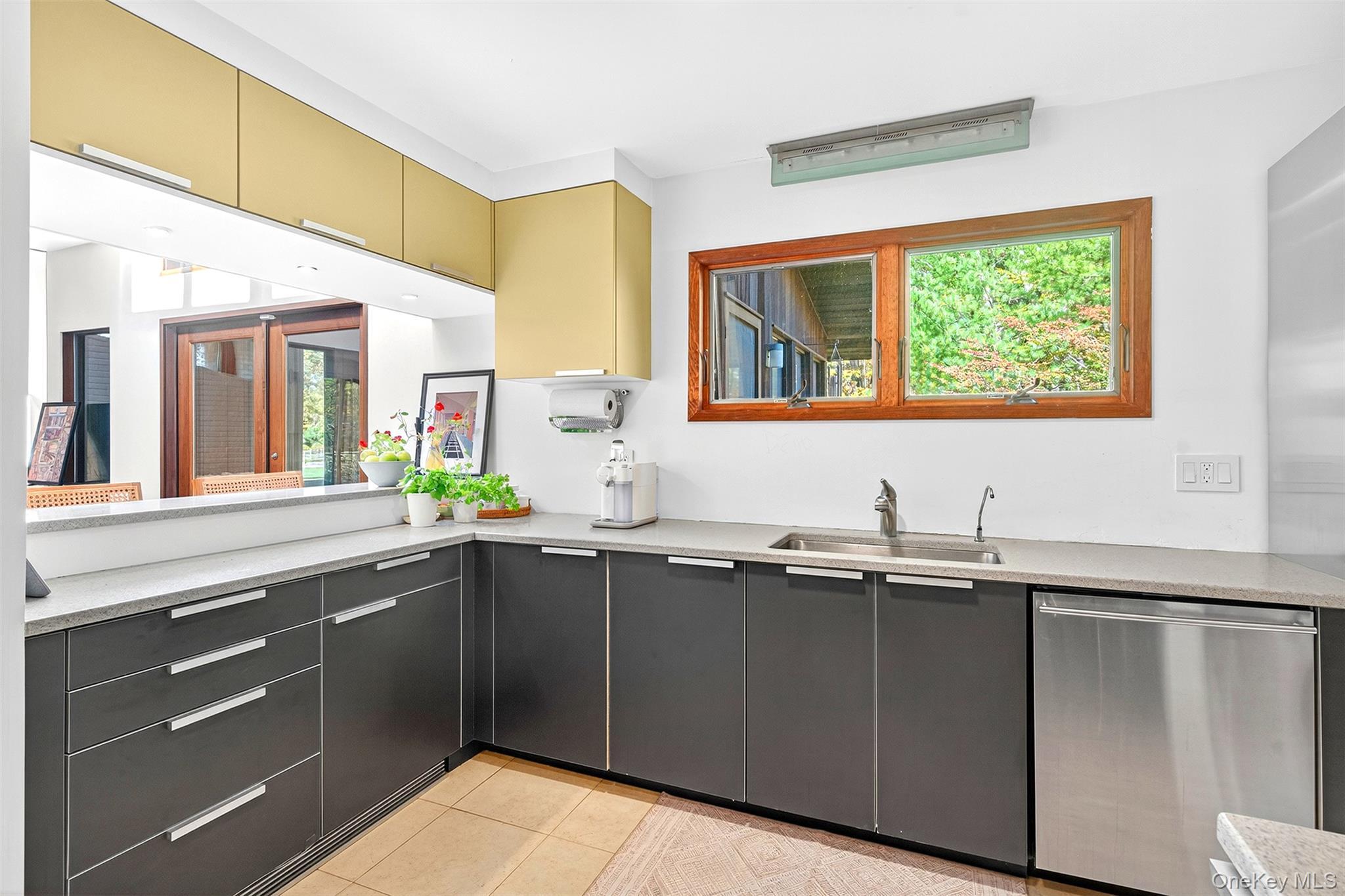 Single Family Upper Byrdcliffe Ulster County, NY 12498, MLS-925368-12