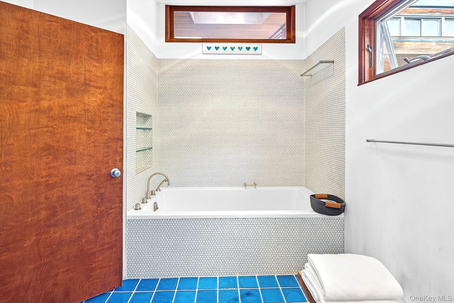 Single Family Upper Byrdcliffe Ulster County, NY 12498, MLS-925368-23