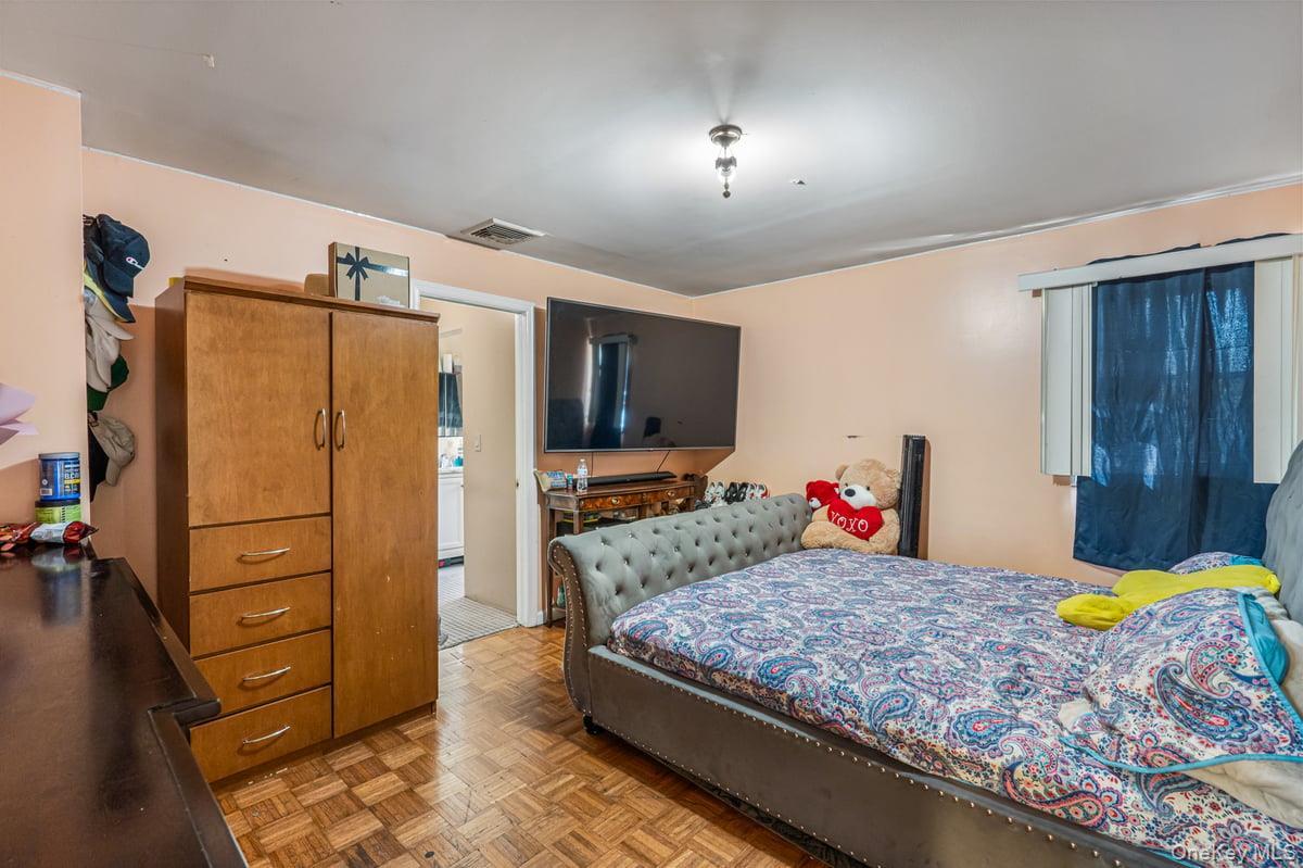 Single Family Jackson Nassau County, NY 11501, MLS-925378-16