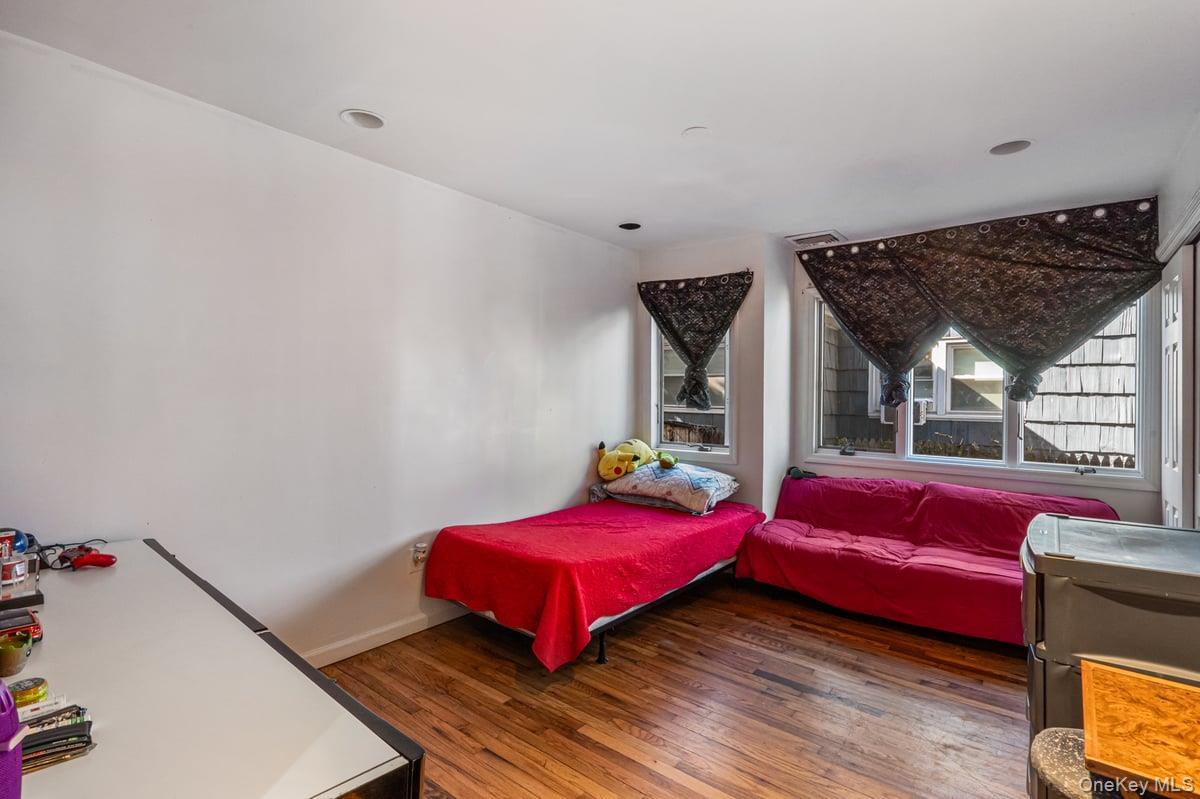 Single Family Jackson Nassau County, NY 11501, MLS-925378-26