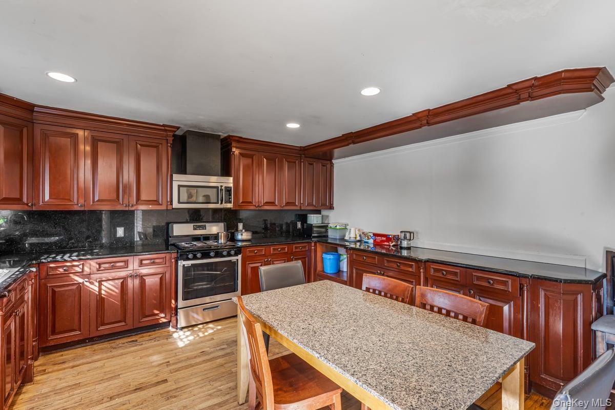 Single Family Jackson Nassau County, NY 11501, MLS-925378-29