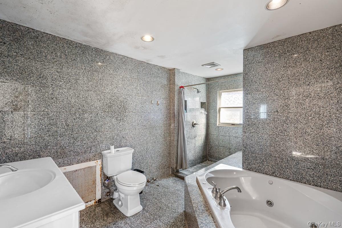 Single Family Jackson Nassau County, NY 11501, MLS-925378-31