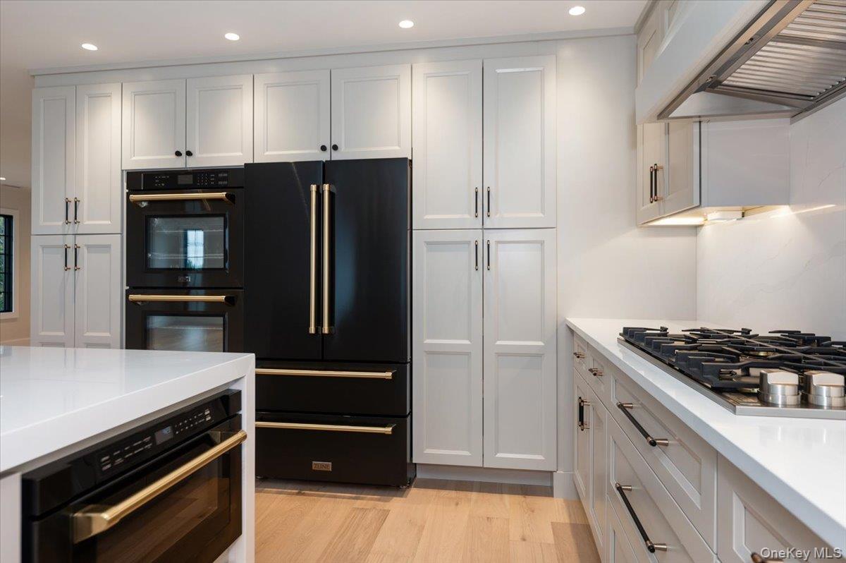 Single Family Bayberry Suffolk County, NY 11751, MLS-925386-10