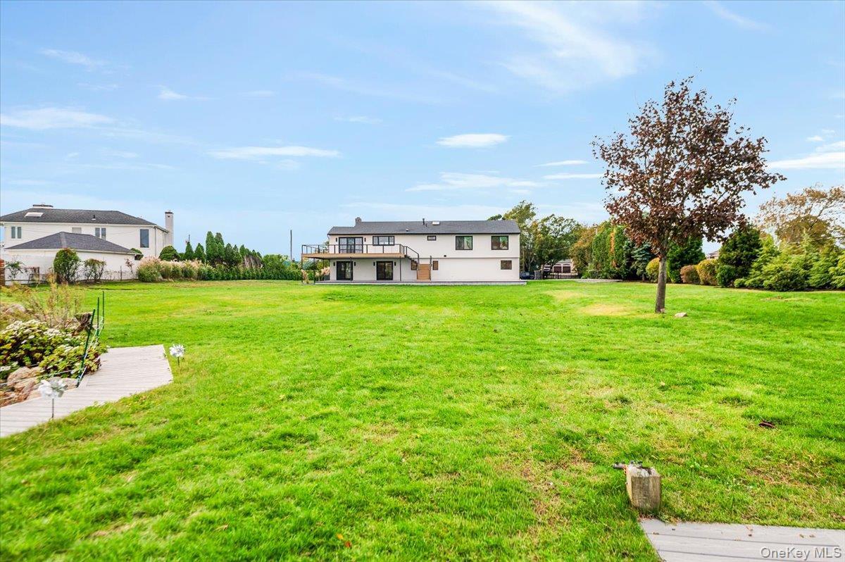 Single Family Bayberry Suffolk County, NY 11751, MLS-925386-21