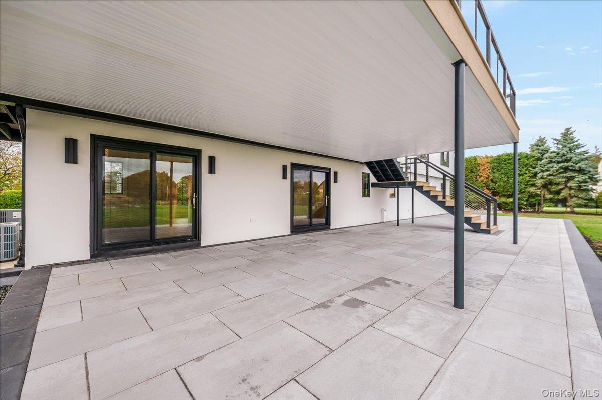 Single Family Bayberry Suffolk County, NY 11751, MLS-925386-28