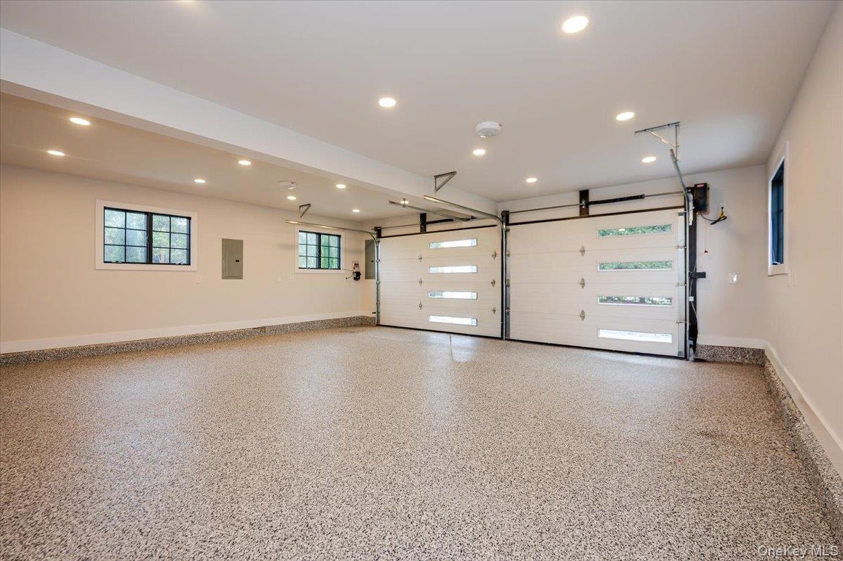 Single Family Bayberry Suffolk County, NY 11751, MLS-925386-29