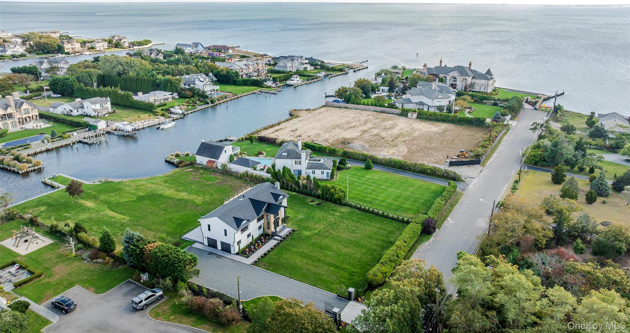 Single Family Bayberry Suffolk County, NY 11751, MLS-925386-32