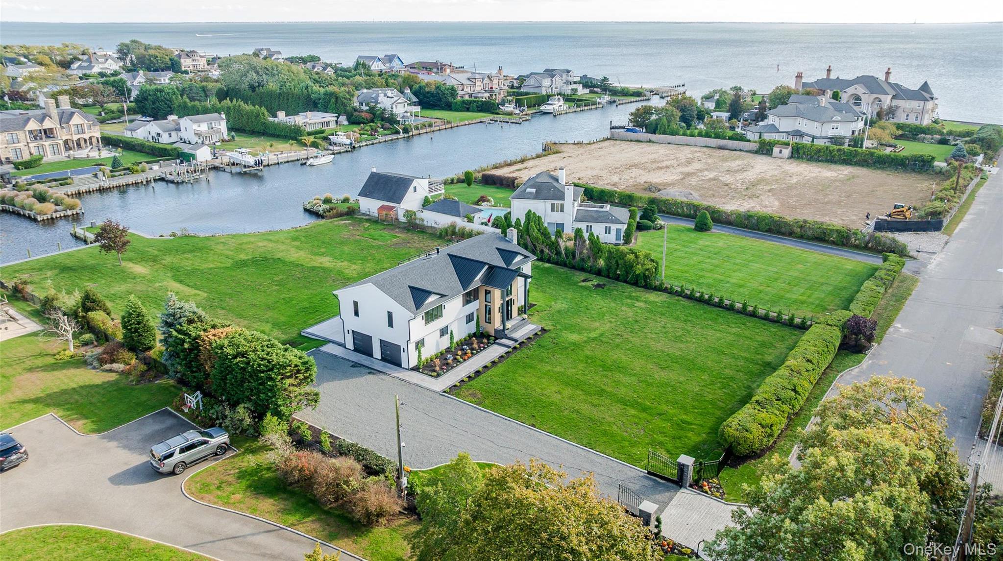 Single Family Bayberry Suffolk County, NY 11751, MLS-925386-33