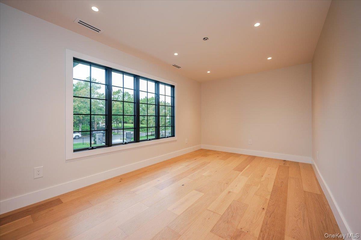 Single Family Bayberry Suffolk County, NY 11751, MLS-925386-7