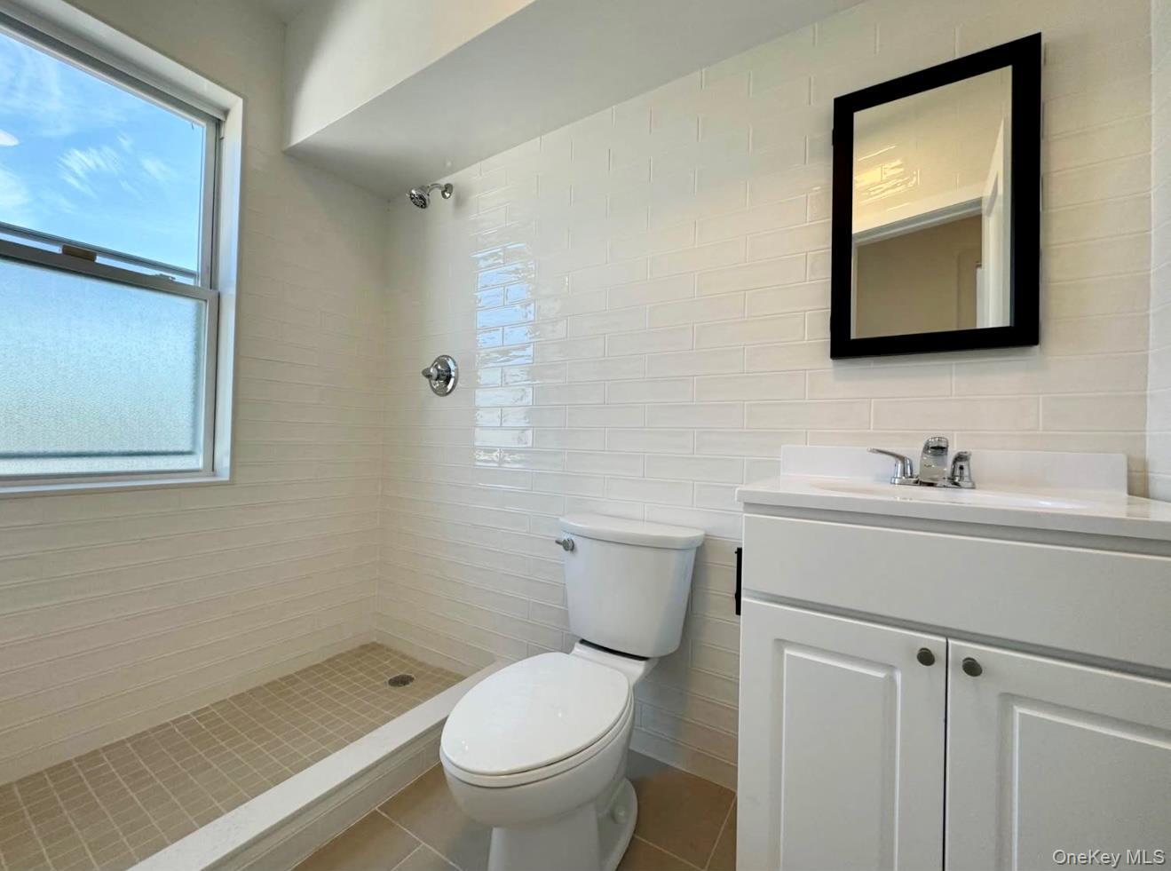 Single Family 52  Queens, NY 11378, MLS-925390-5