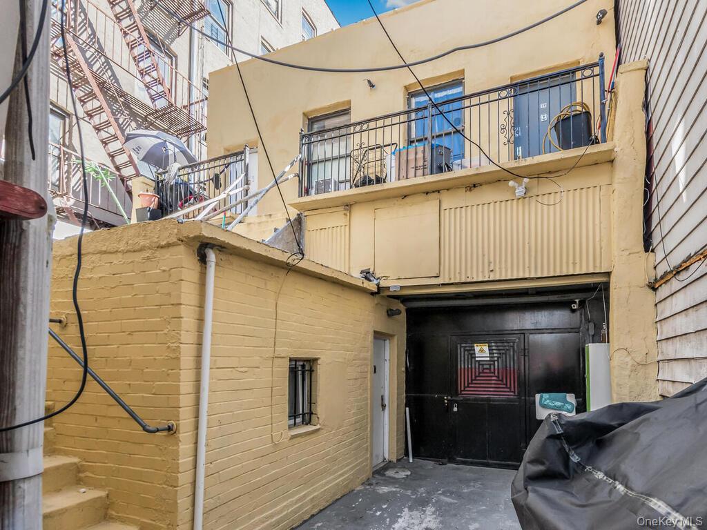 Single Family Arthur  Bronx, NY 10457, MLS-925400-12