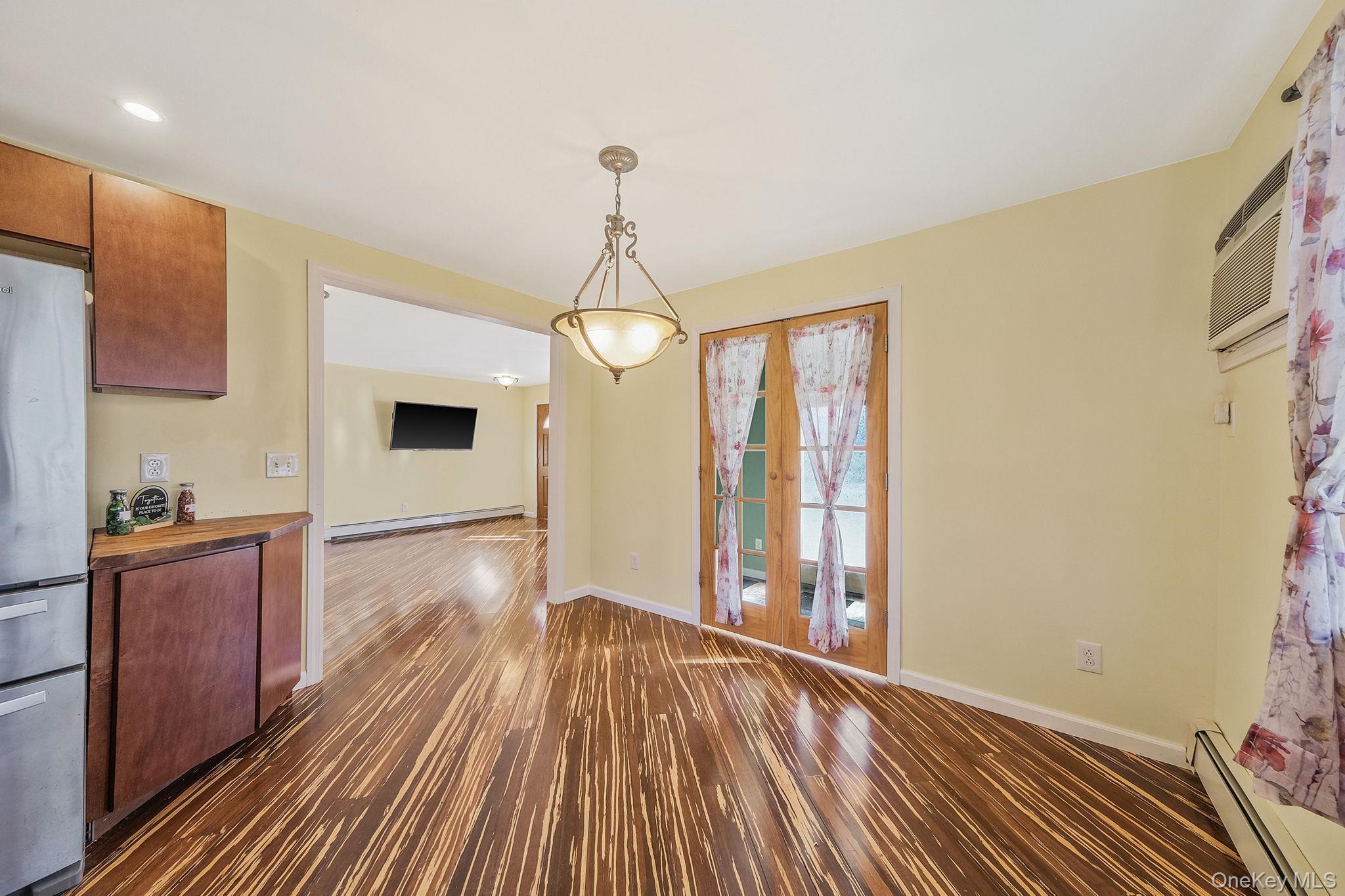 Single Family Vanderbilt  Suffolk County, NY 11769, MLS-925424-11