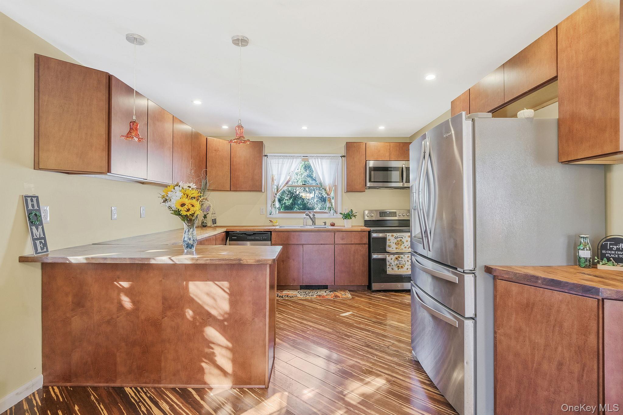 Single Family Vanderbilt  Suffolk County, NY 11769, MLS-925424-13