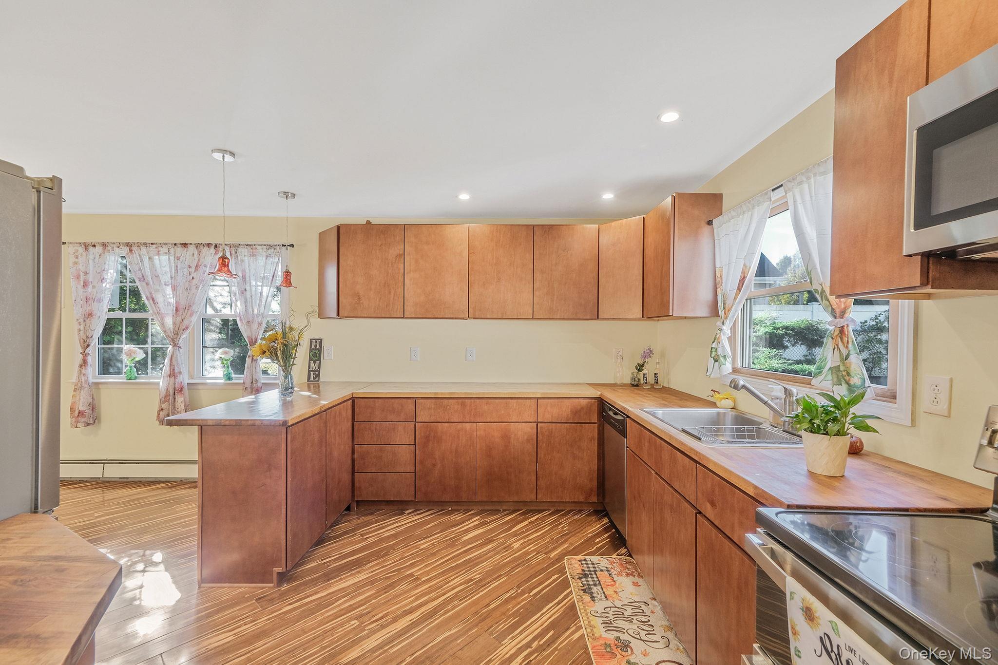 Single Family Vanderbilt  Suffolk County, NY 11769, MLS-925424-14