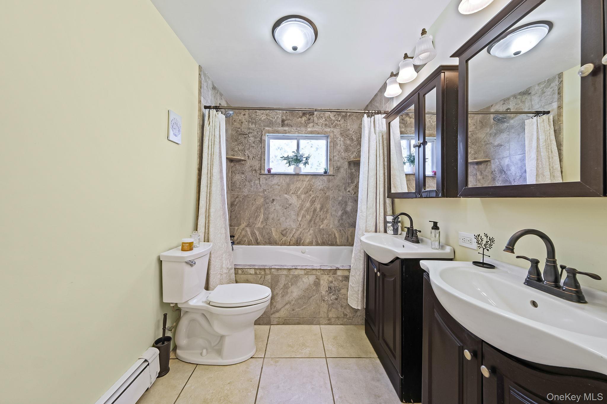 Single Family Vanderbilt  Suffolk County, NY 11769, MLS-925424-20