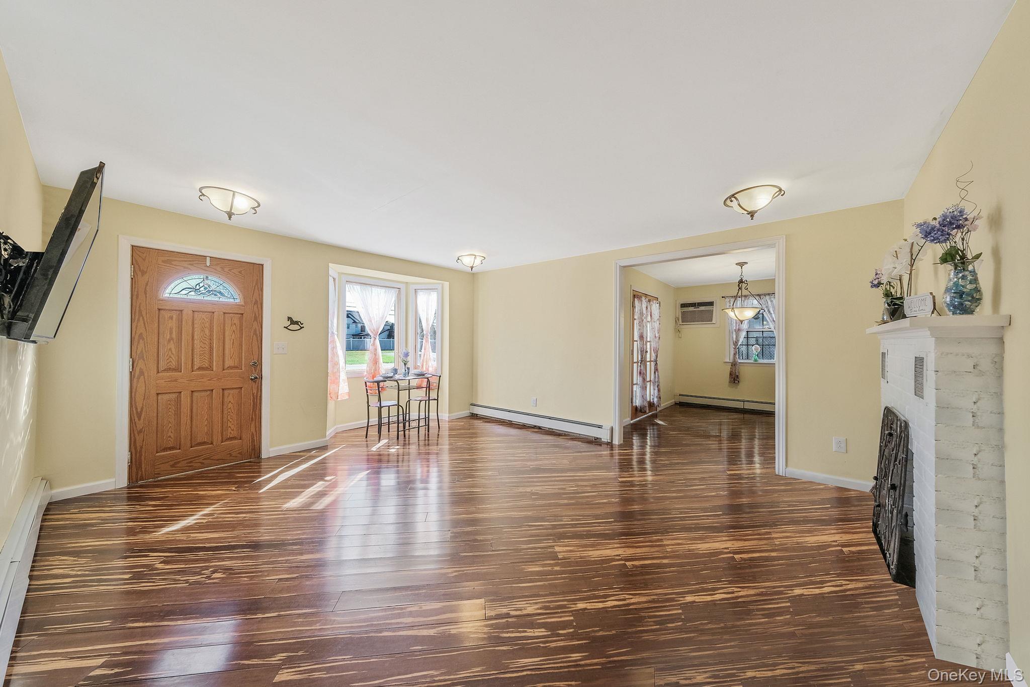 Single Family Vanderbilt  Suffolk County, NY 11769, MLS-925424-6