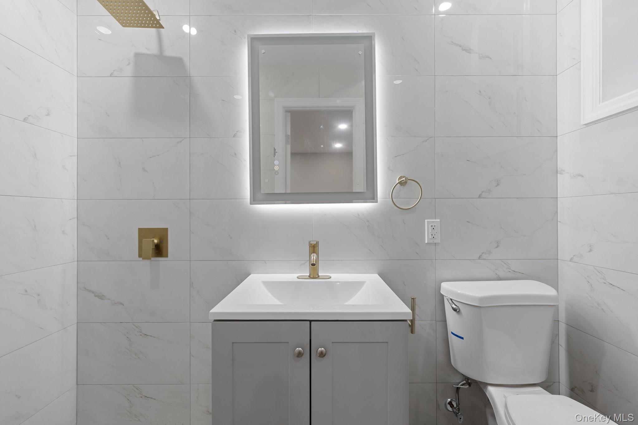 Single Family Tenbroeck  Bronx, NY 10469, MLS-925429-18