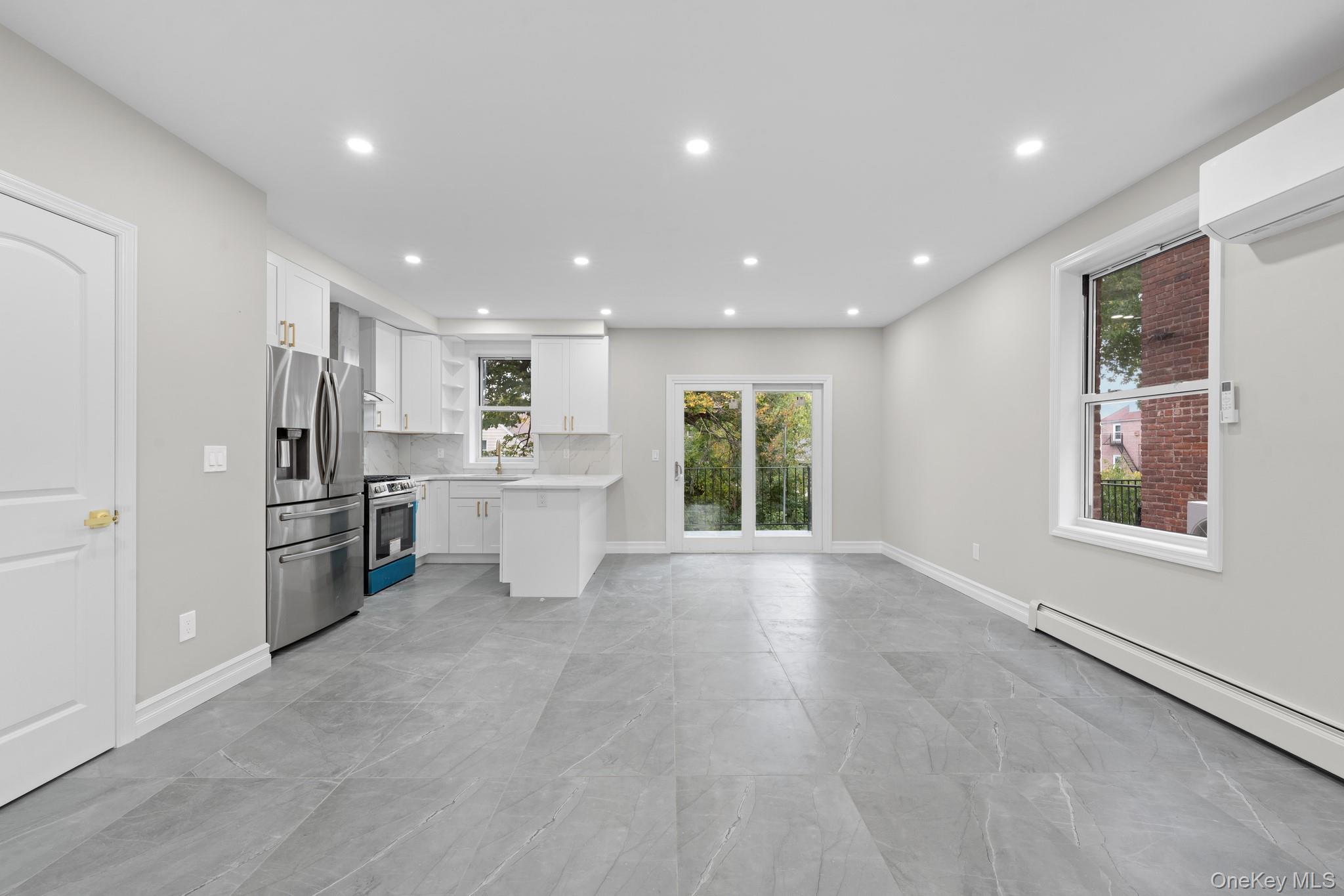 Single Family Tenbroeck  Bronx, NY 10469, MLS-925429-4