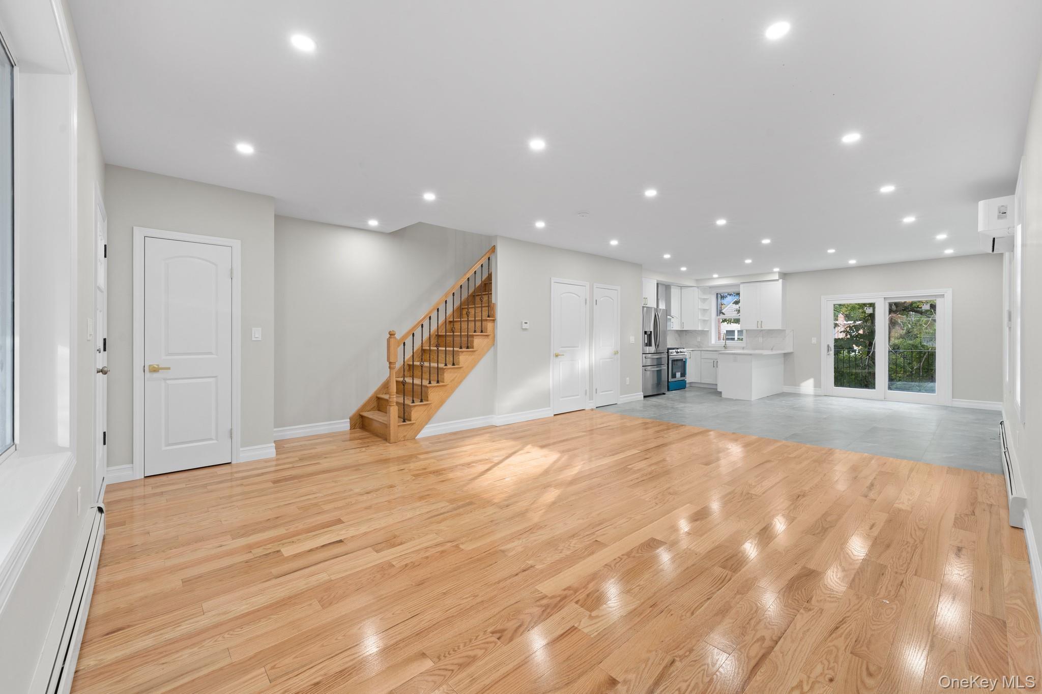 Single Family Tenbroeck  Bronx, NY 10469, MLS-925429-6