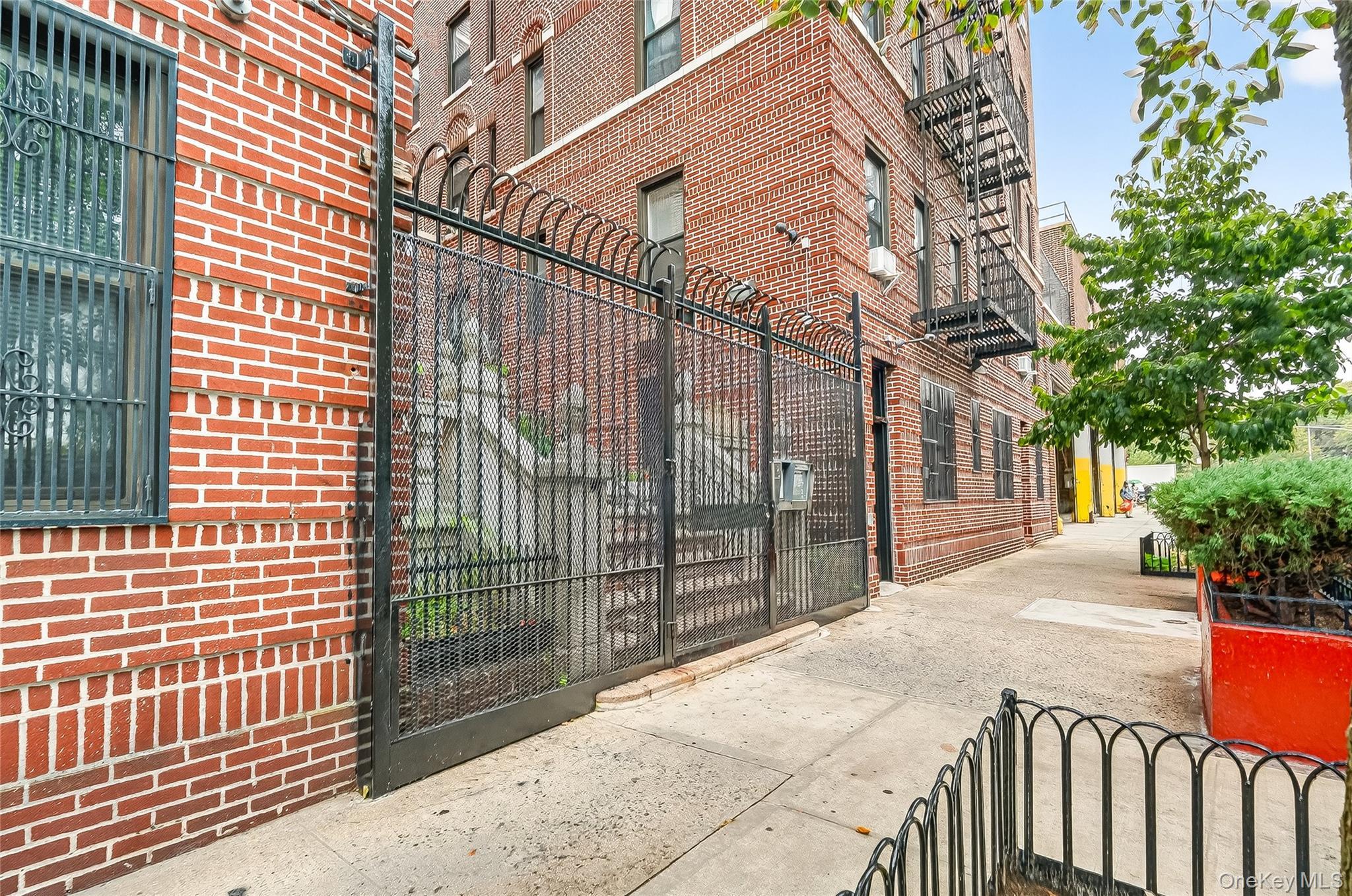 Coop Lafontaine  Bronx, NY 10457, MLS-925436-2