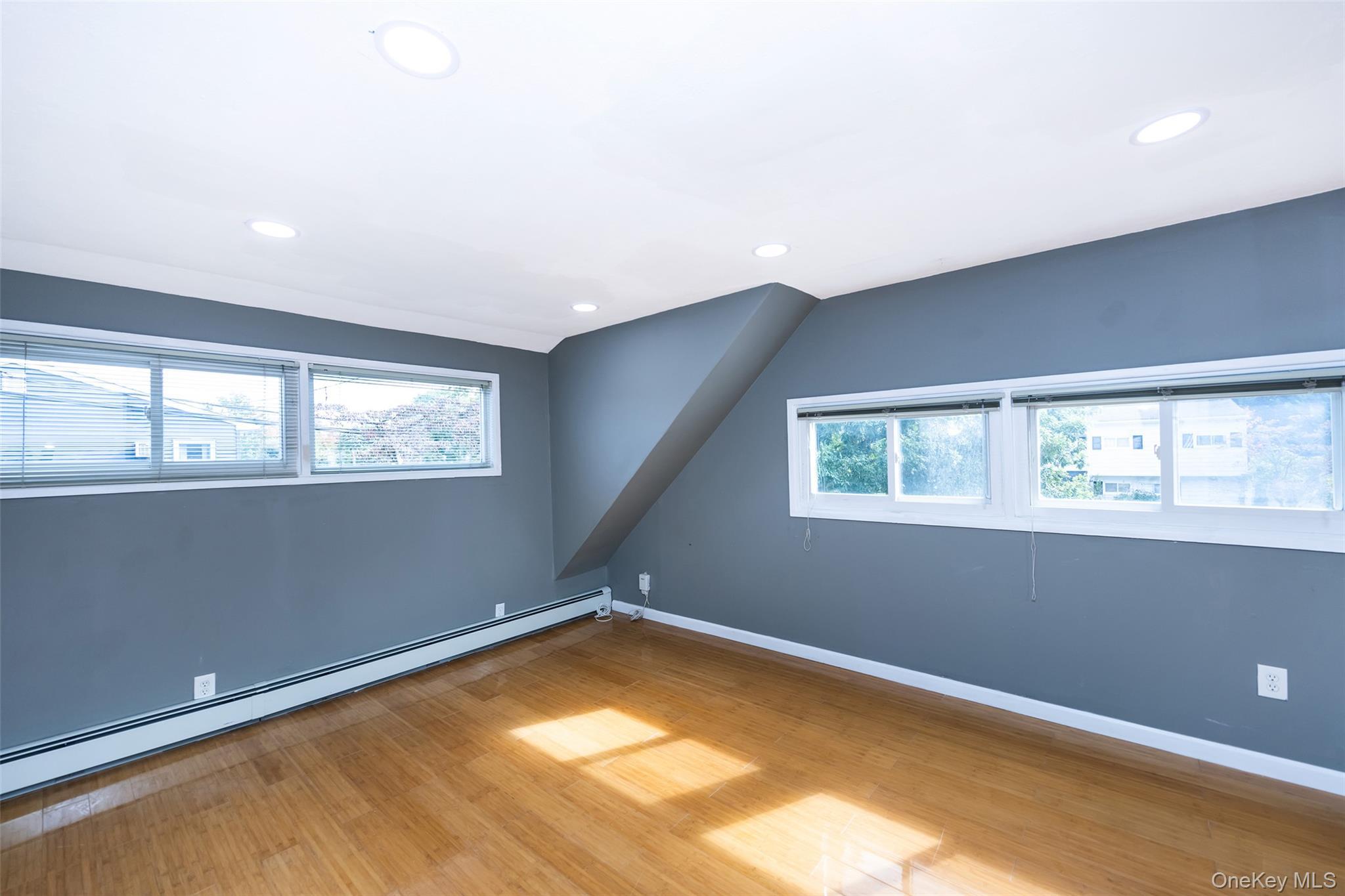 Single Family Sprucewood  Nassau County, NY 11756, MLS-925547-25