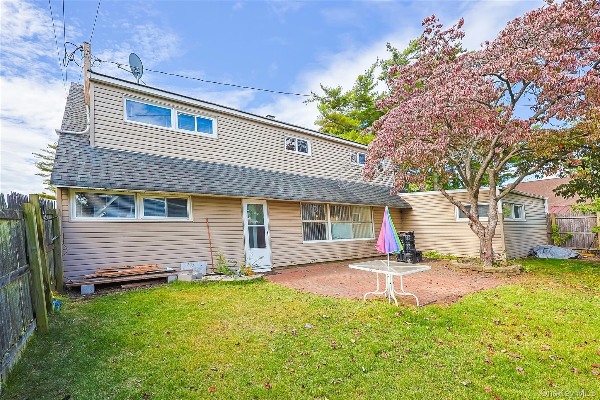 Single Family Sprucewood  Nassau County, NY 11756, MLS-925547-33